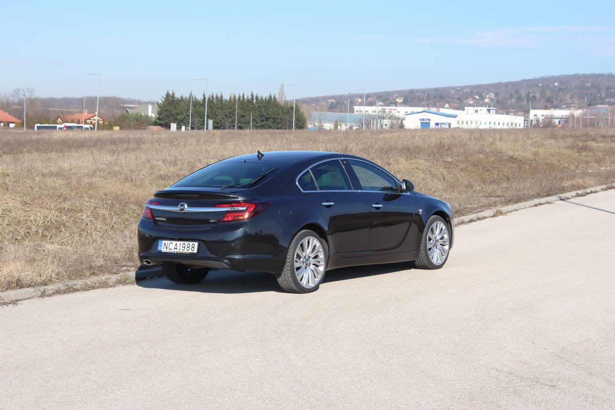 OPEL INSIGNIA