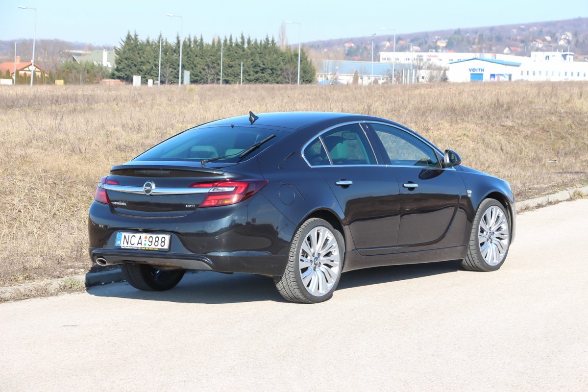 OPEL INSIGNIA