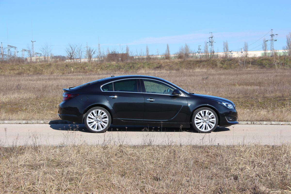 OPEL INSIGNIA
