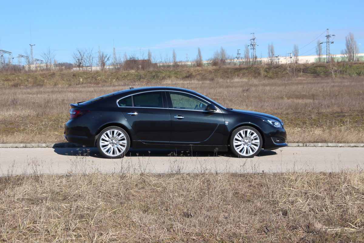 OPEL INSIGNIA