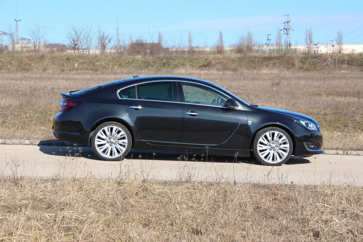 OPEL INSIGNIA