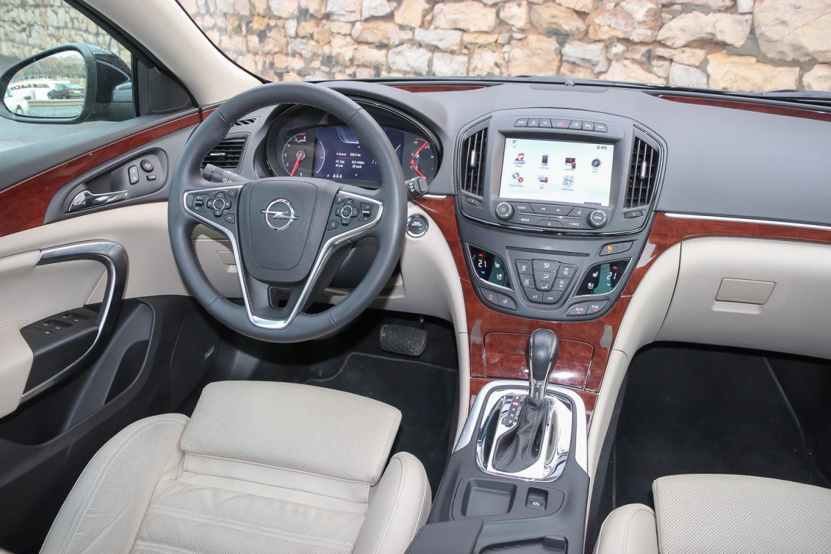 OPEL INSIGNIA