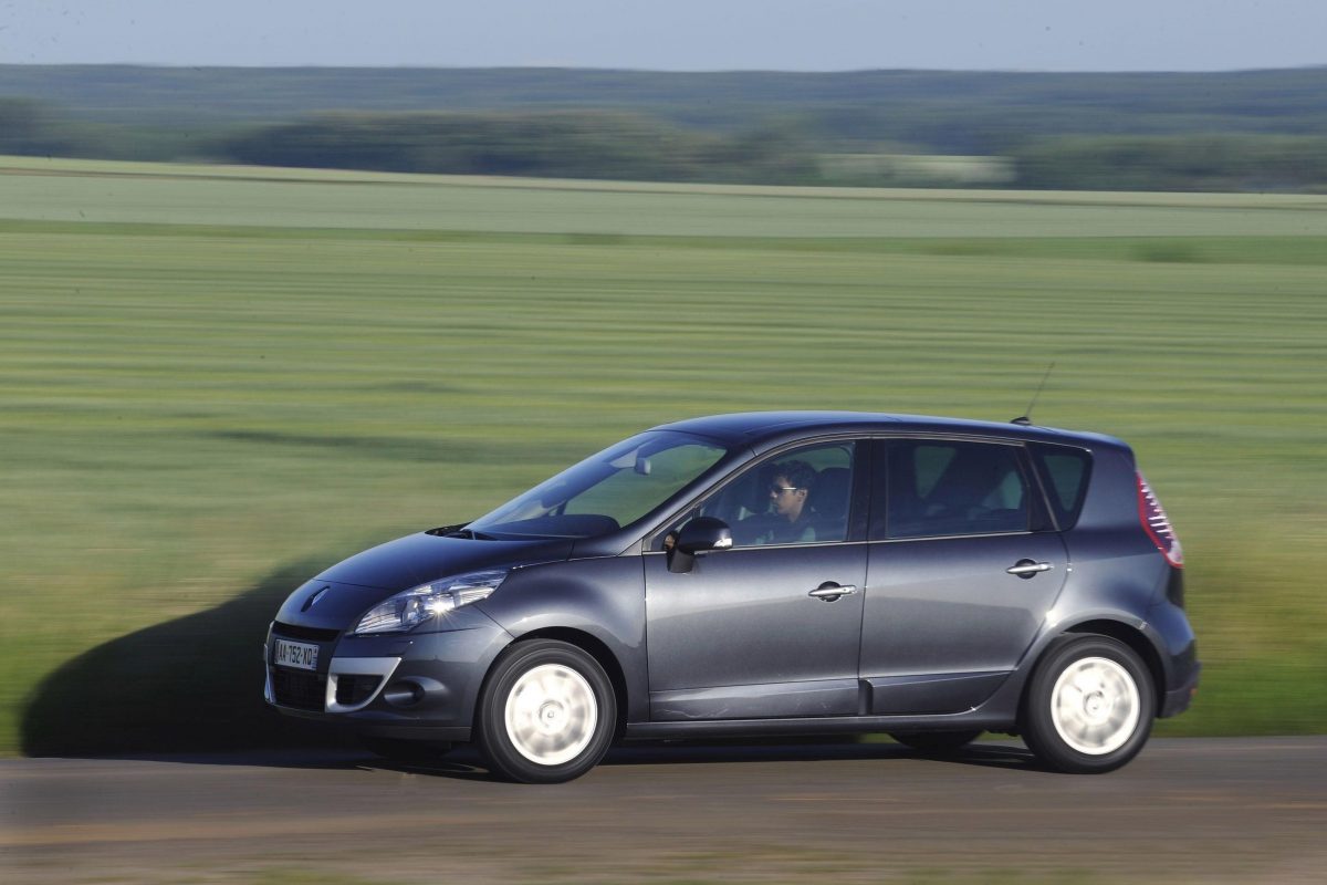 RENAULT