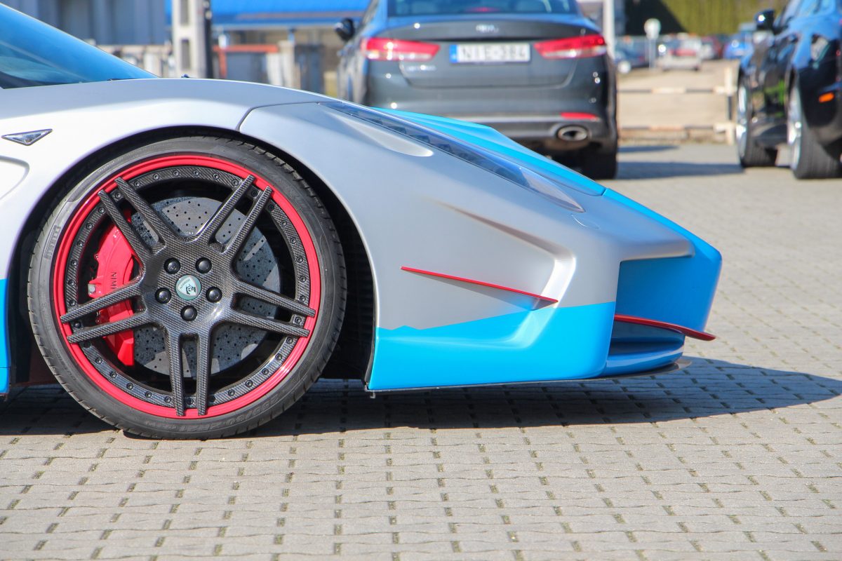 LAMBORGHINI