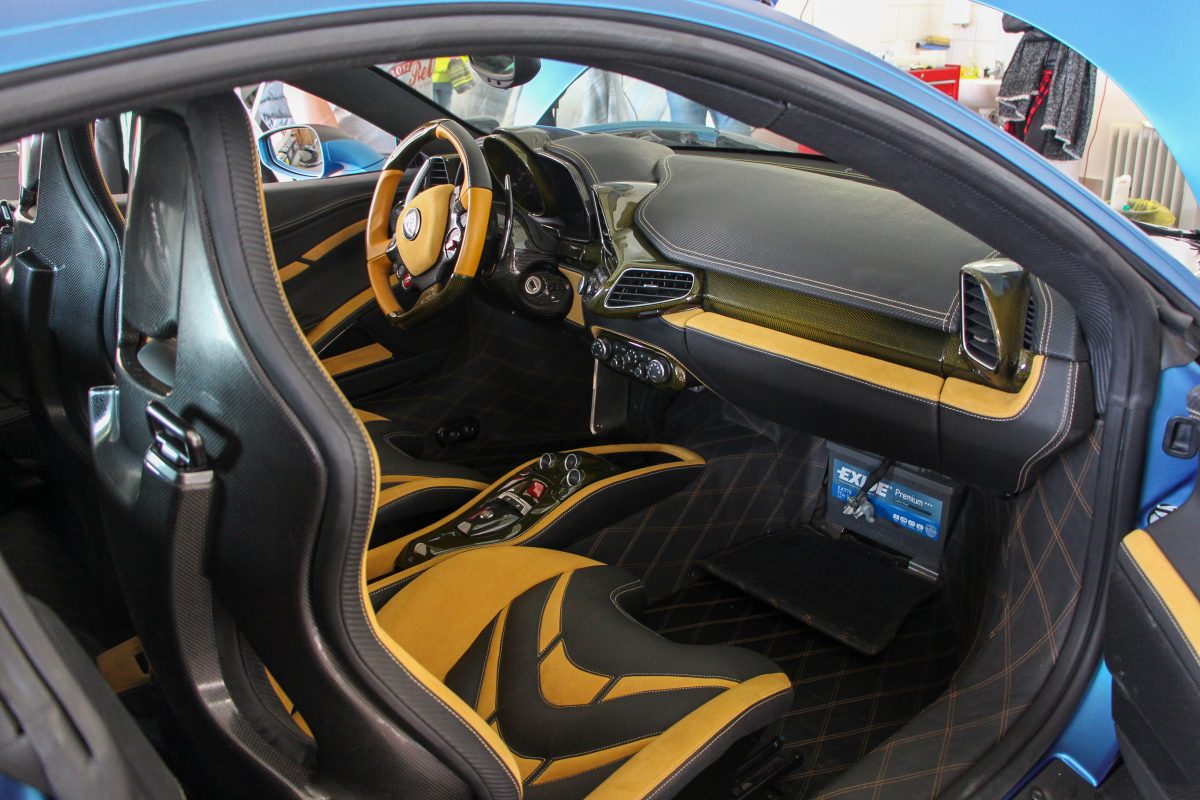 LAMBORGHINI