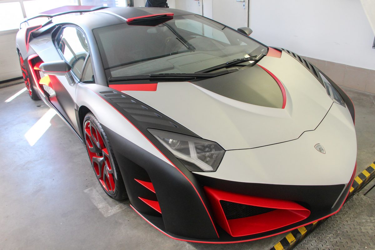 LAMBORGHINI