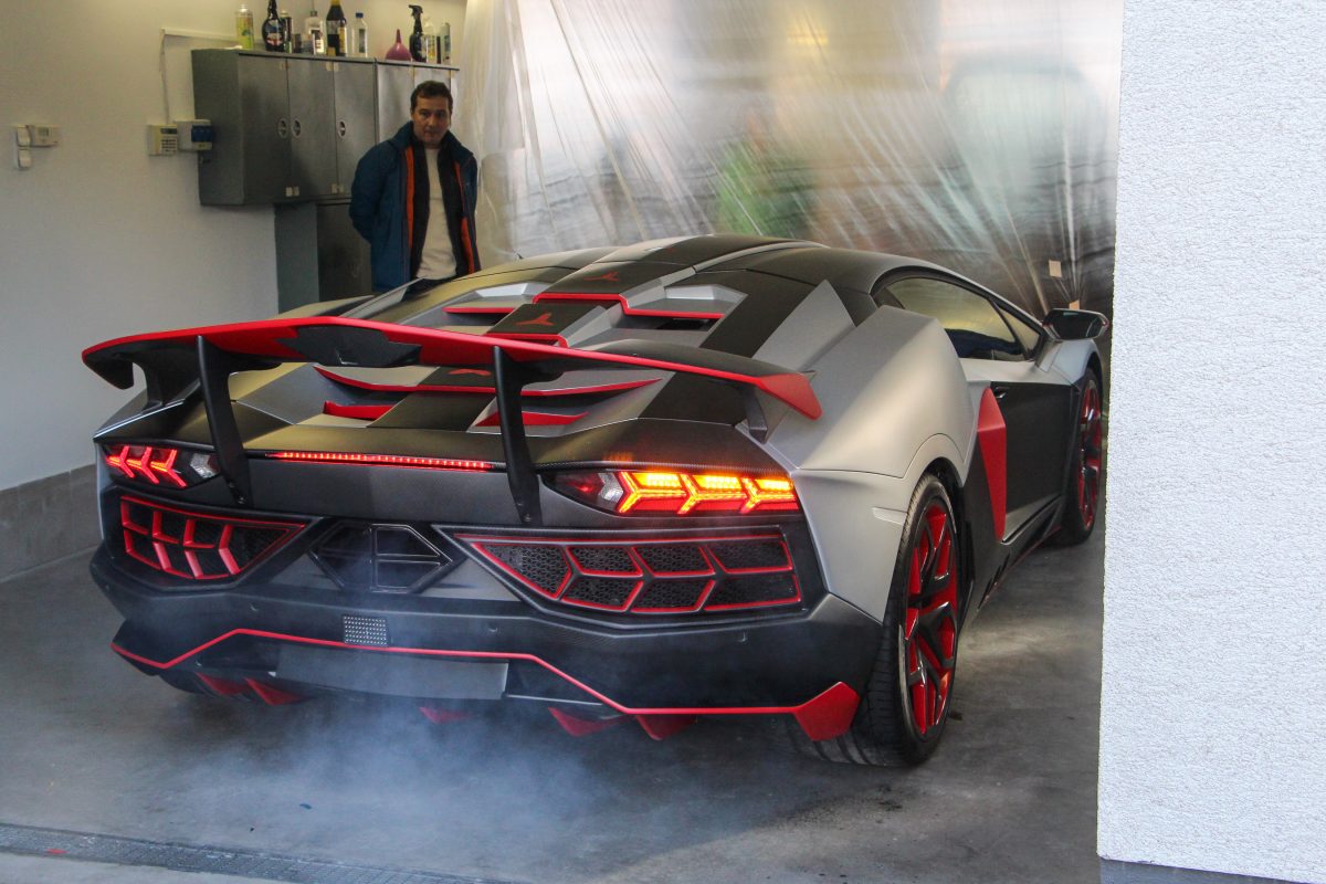 LAMBORGHINI