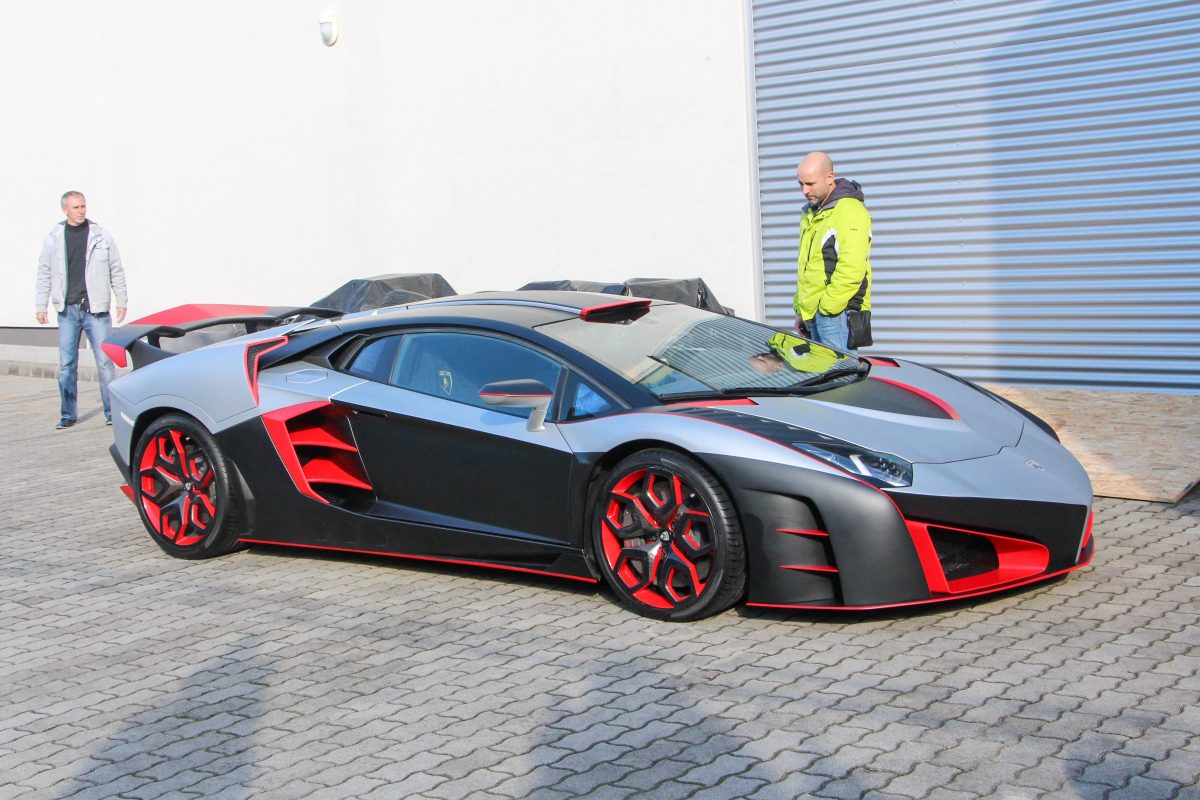 LAMBORGHINI