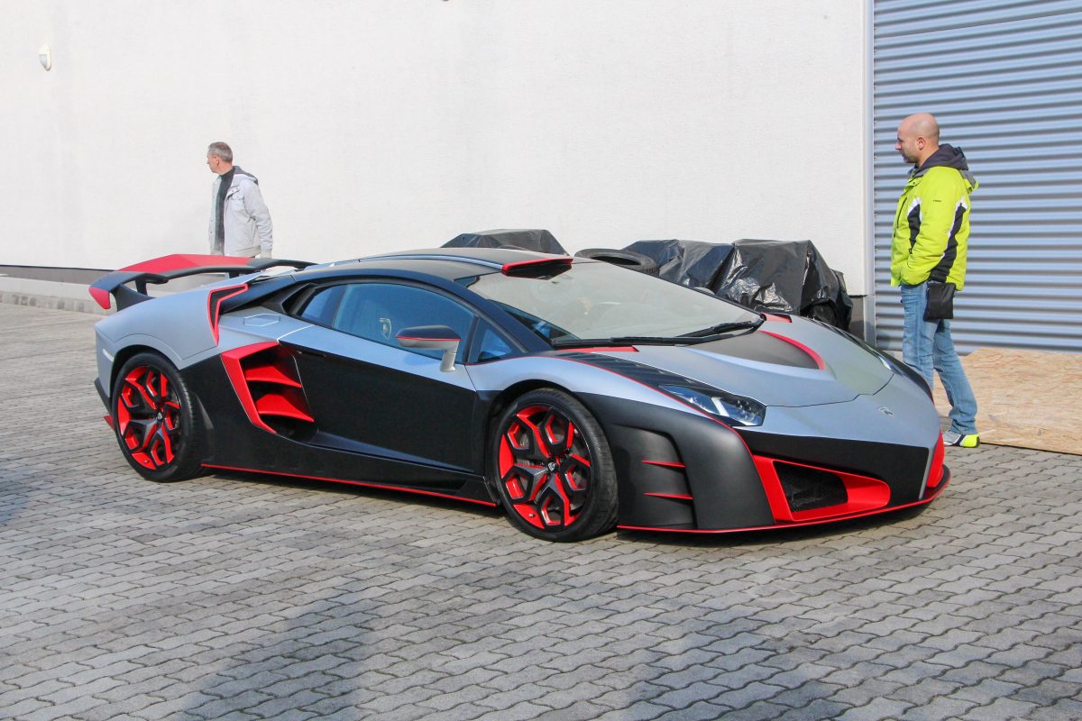 LAMBORGHINI