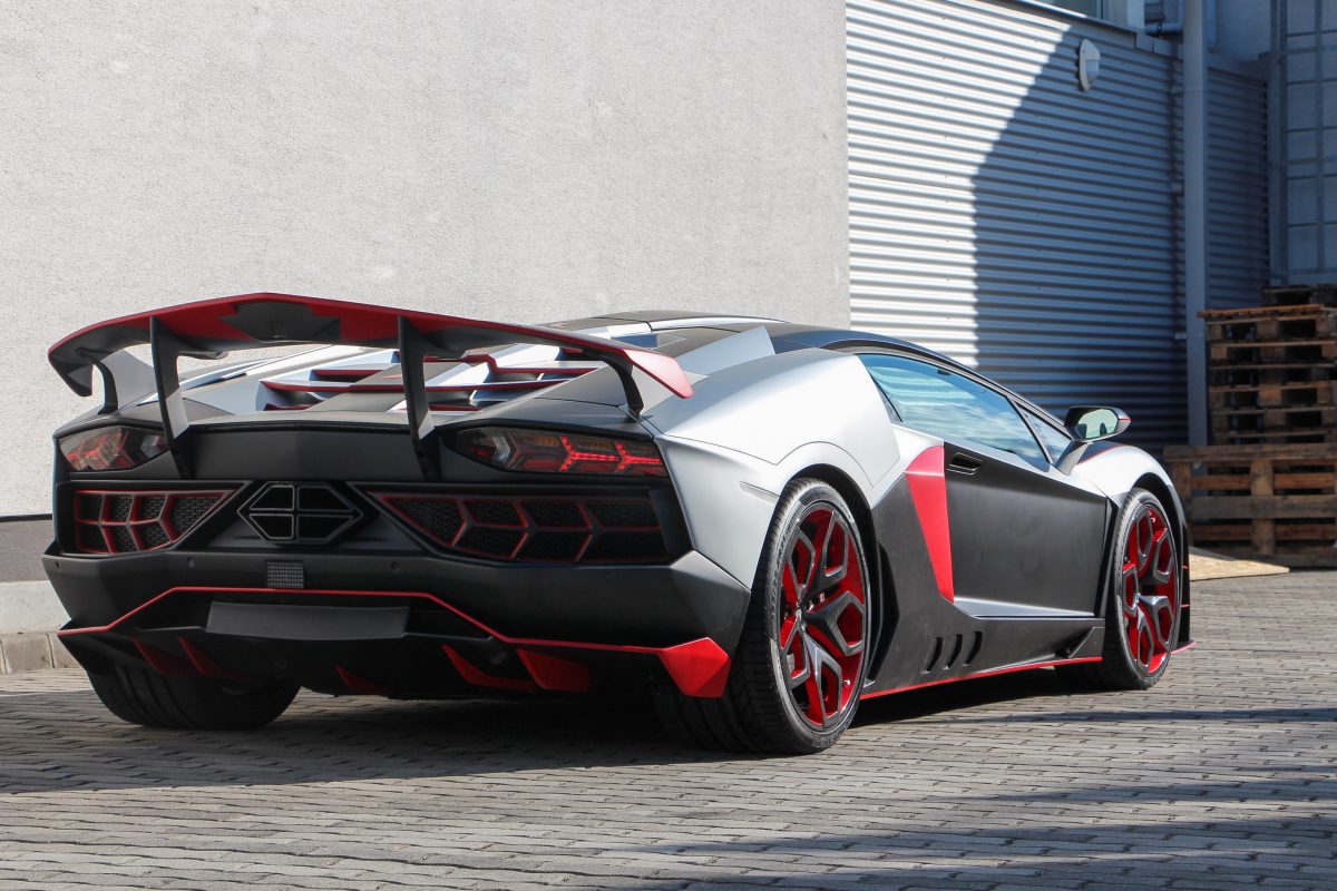 LAMBORGHINI