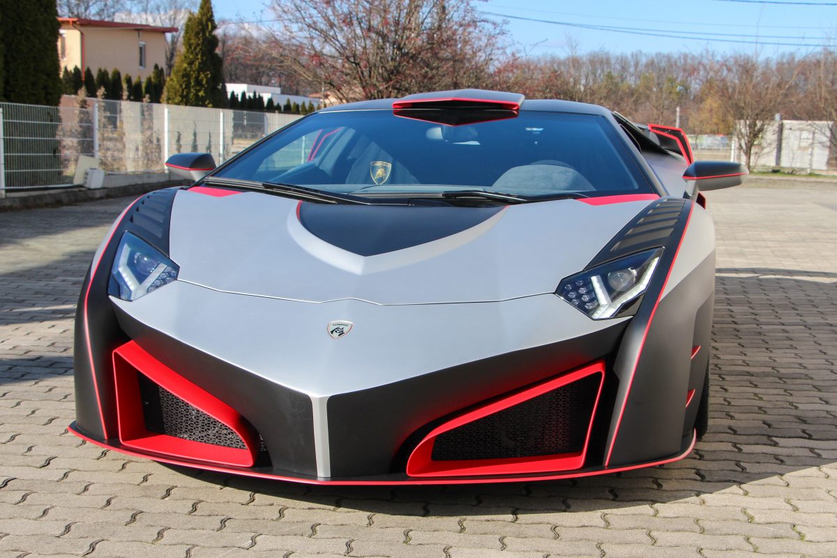 LAMBORGHINI