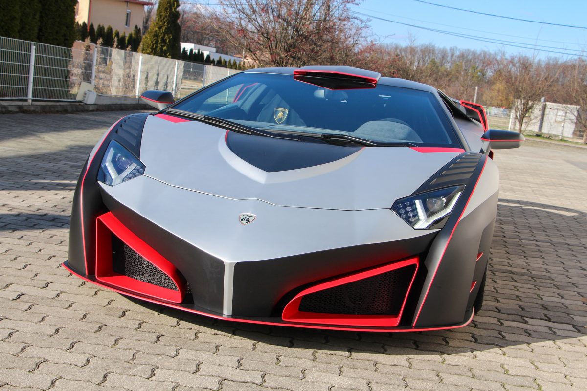 LAMBORGHINI