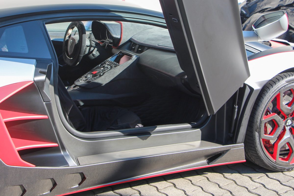 LAMBORGHINI