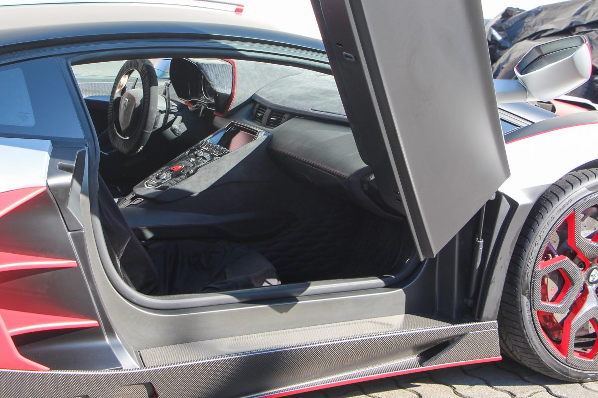 LAMBORGHINI