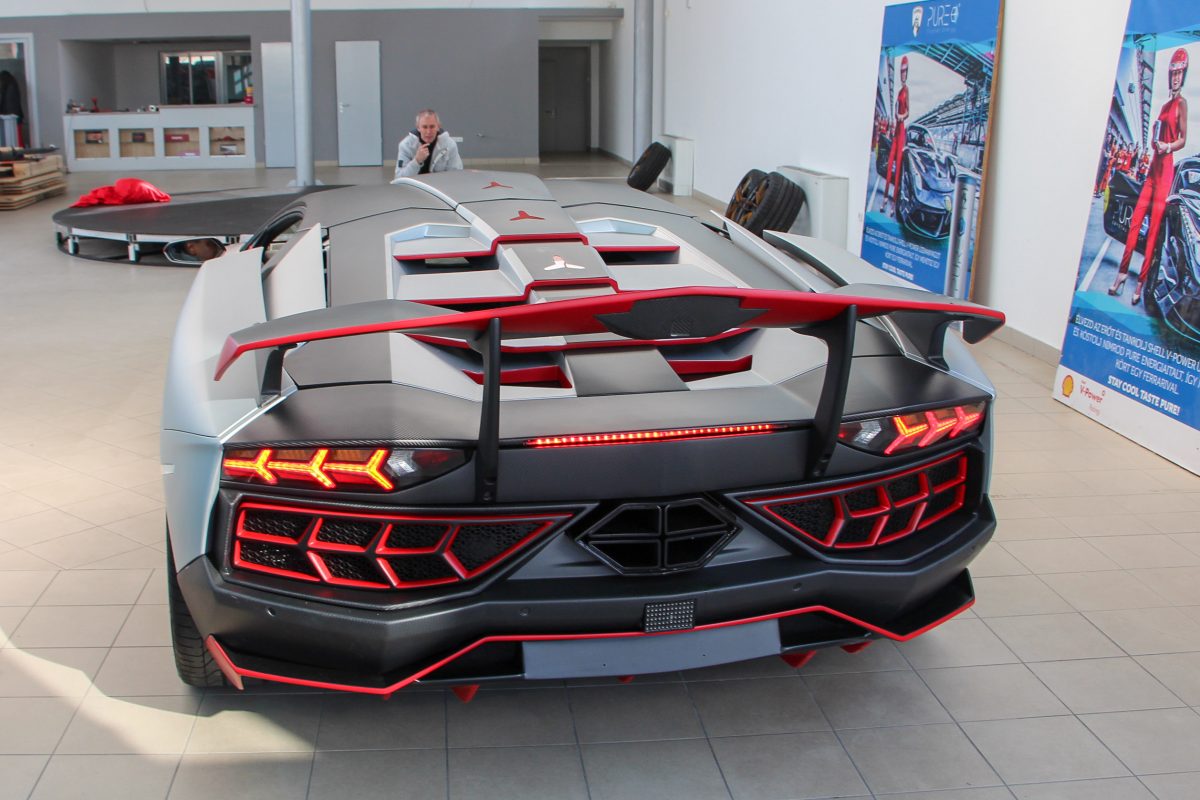 LAMBORGHINI