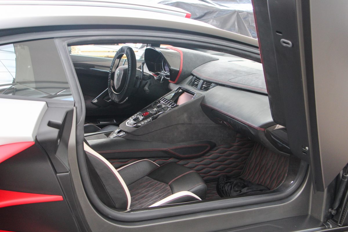 LAMBORGHINI