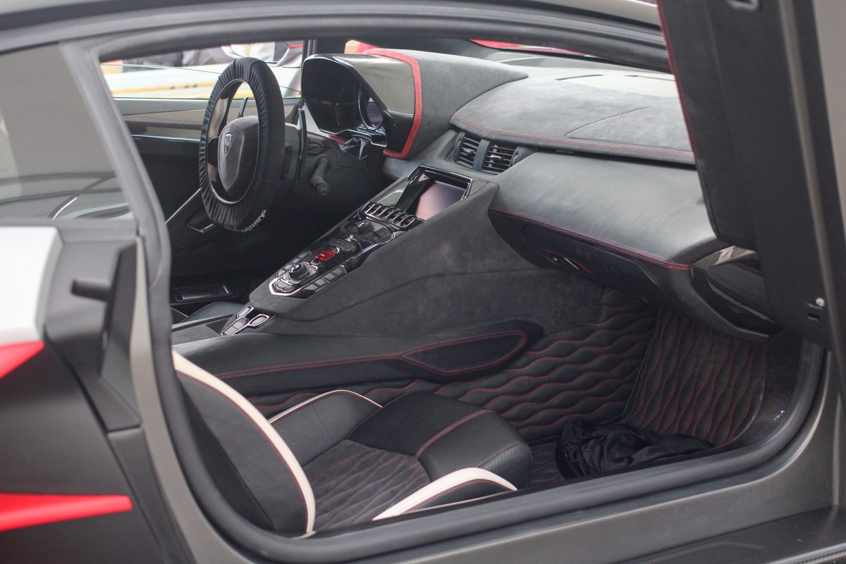 LAMBORGHINI
