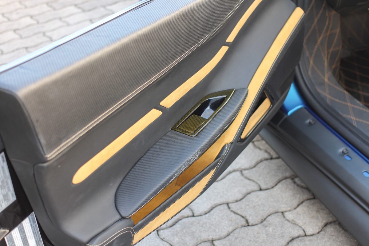 LAMBORGHINI