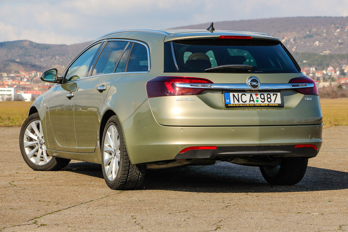 OPEL INSIGNIA