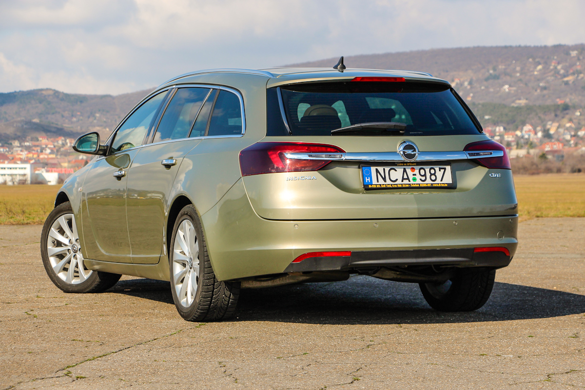 OPEL INSIGNIA