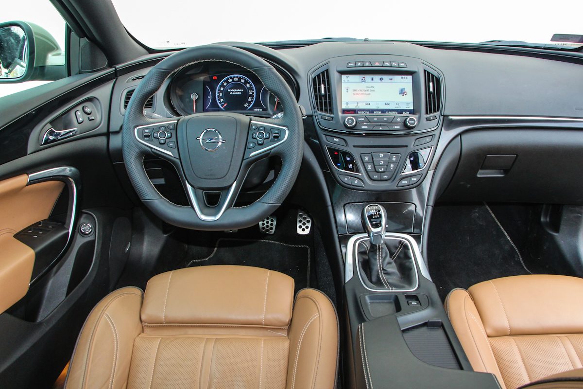 OPEL INSIGNIA