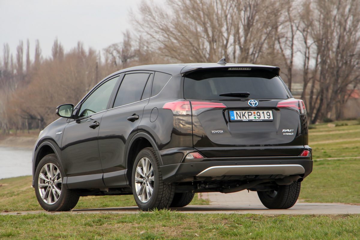 TOYOTA RAV 4