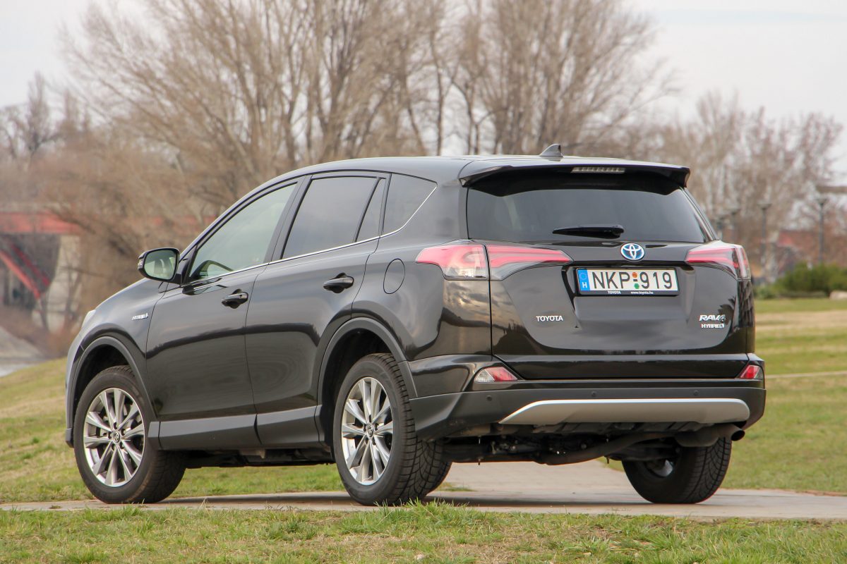 TOYOTA RAV 4