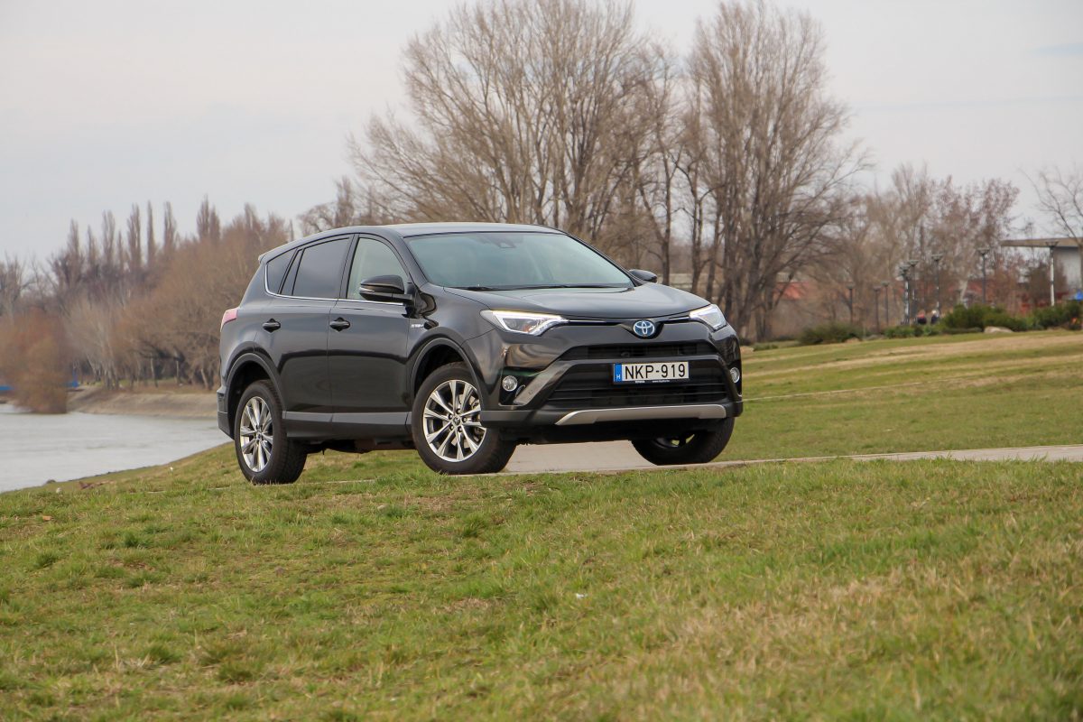TOYOTA RAV 4