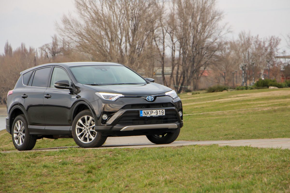 TOYOTA RAV 4