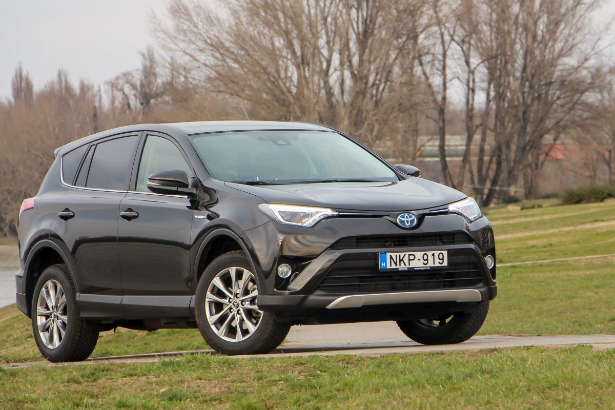 TOYOTA RAV 4