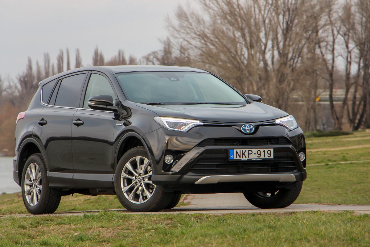 TOYOTA RAV 4