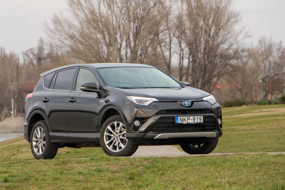 TOYOTA RAV 4