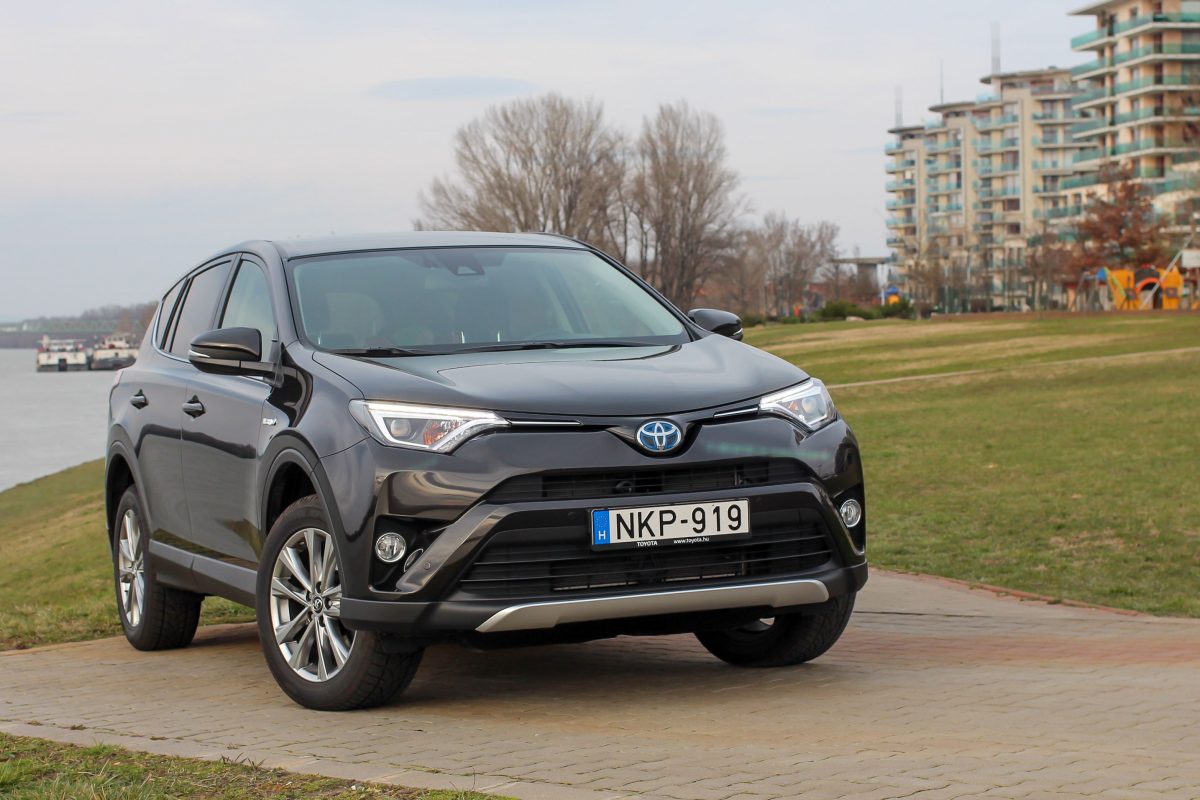 TOYOTA RAV 4