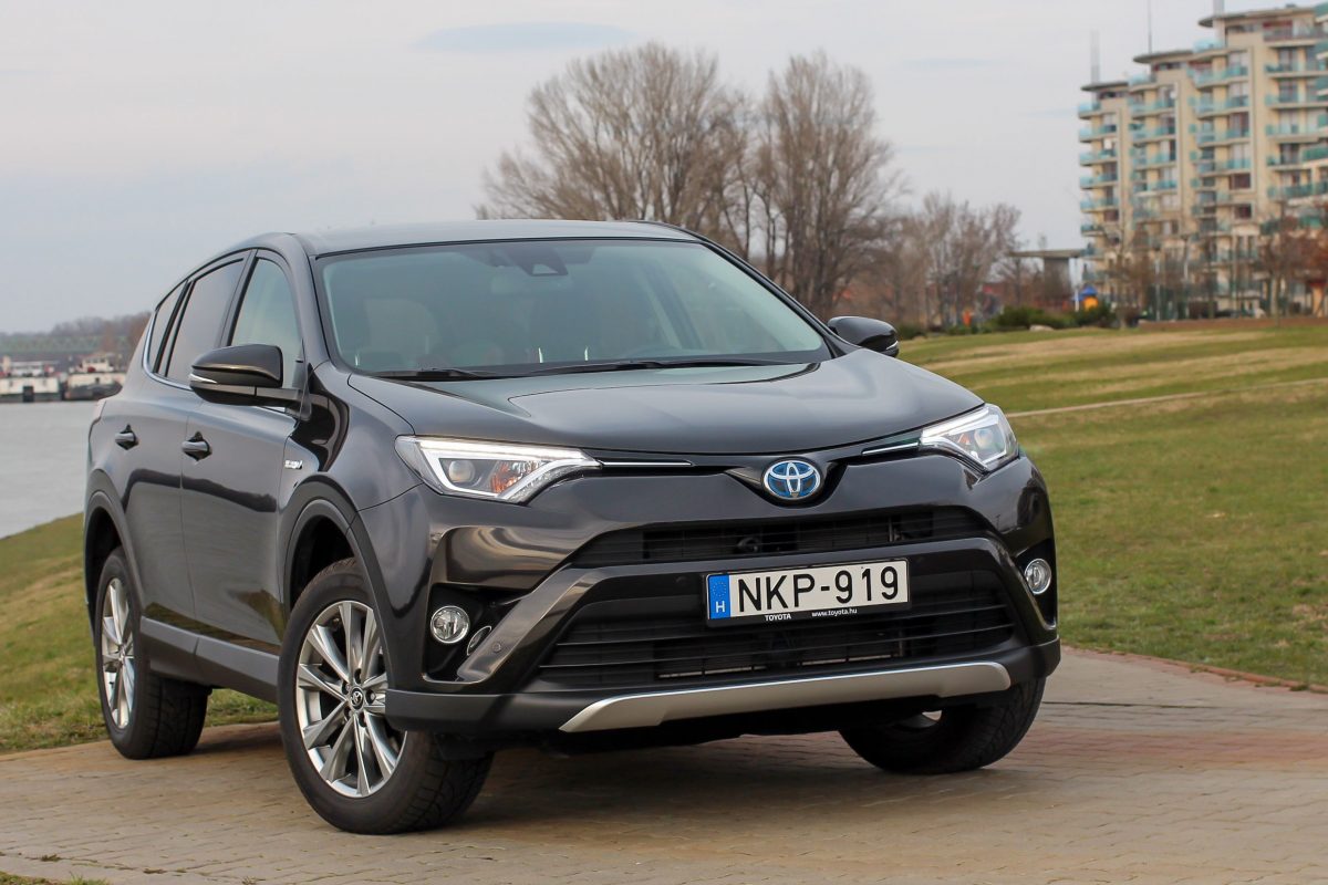 TOYOTA RAV 4