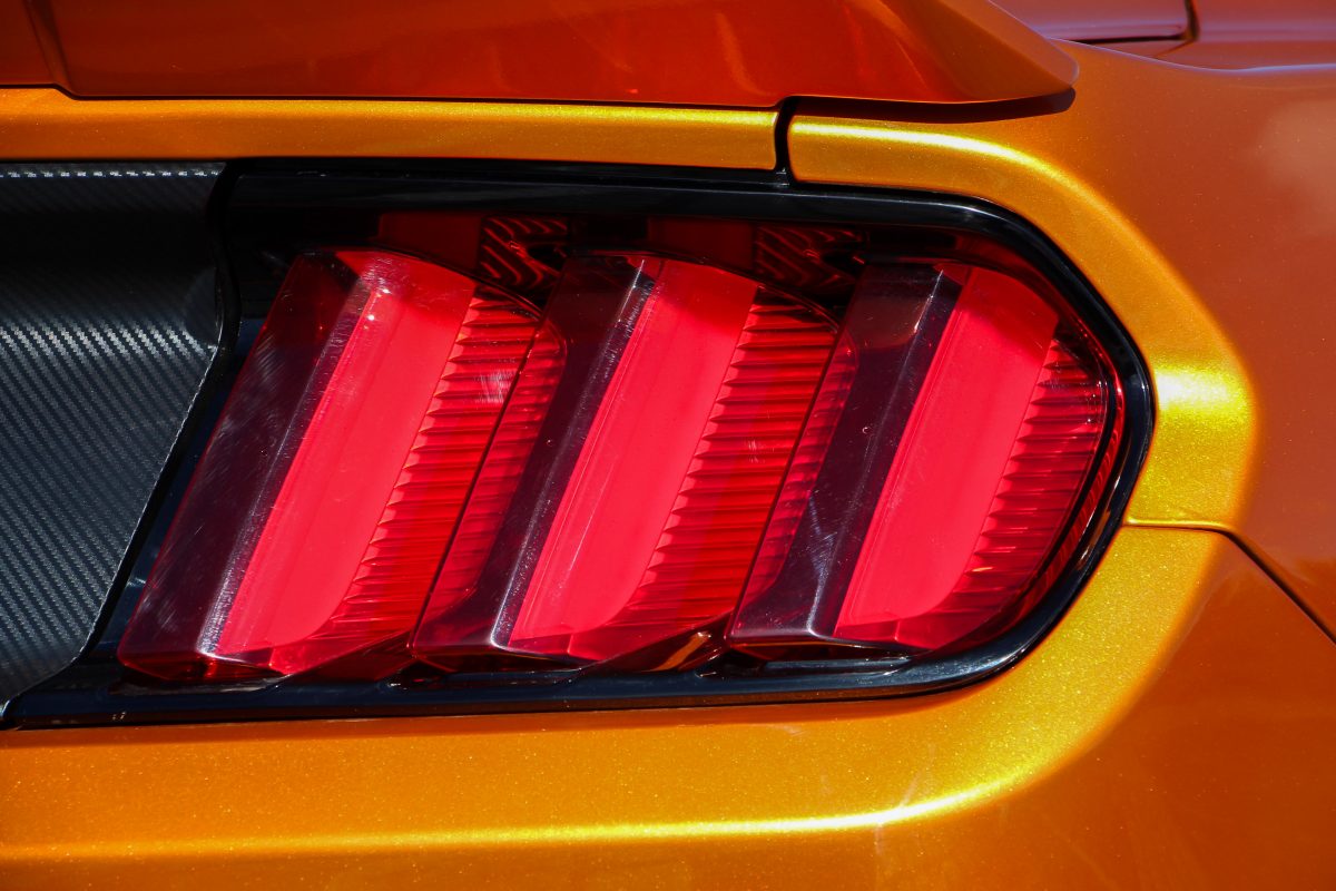 FORD MUSTANG