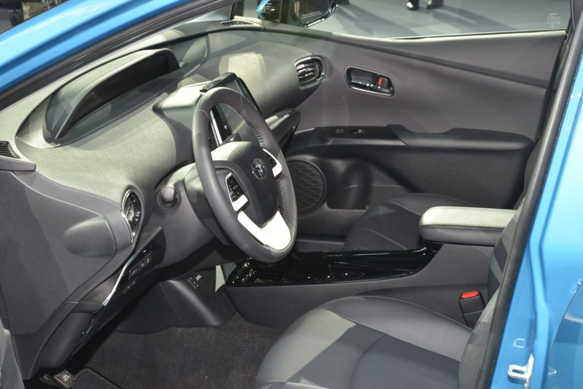 TOYOTA PRIUS