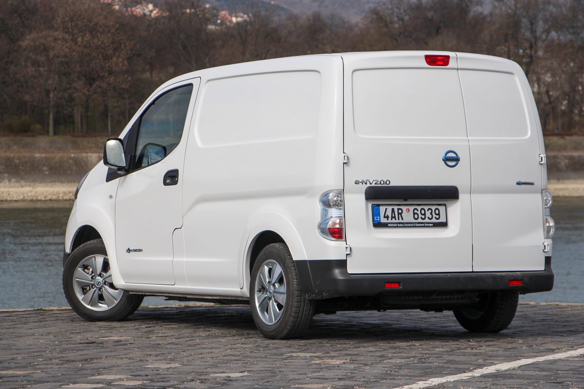 NISSAN NV200