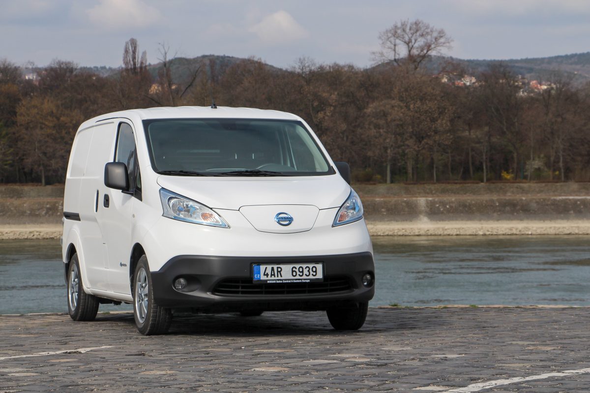 NISSAN NV200