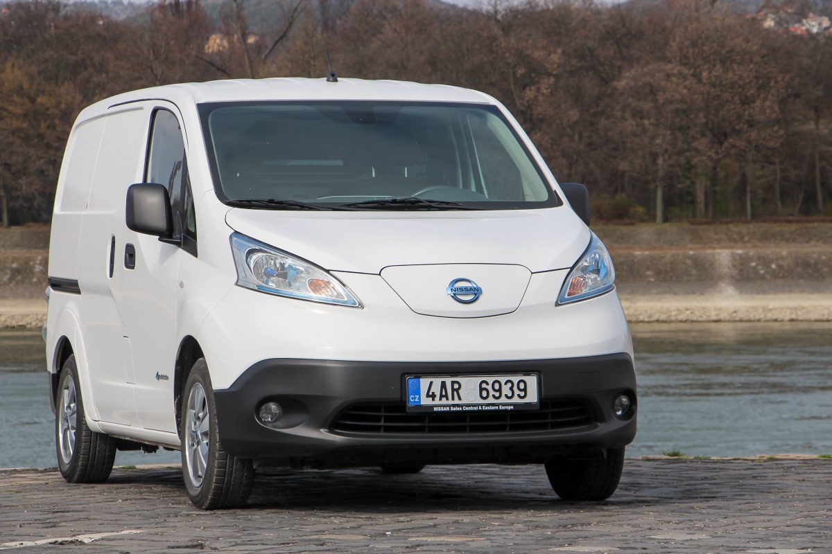 NISSAN NV200