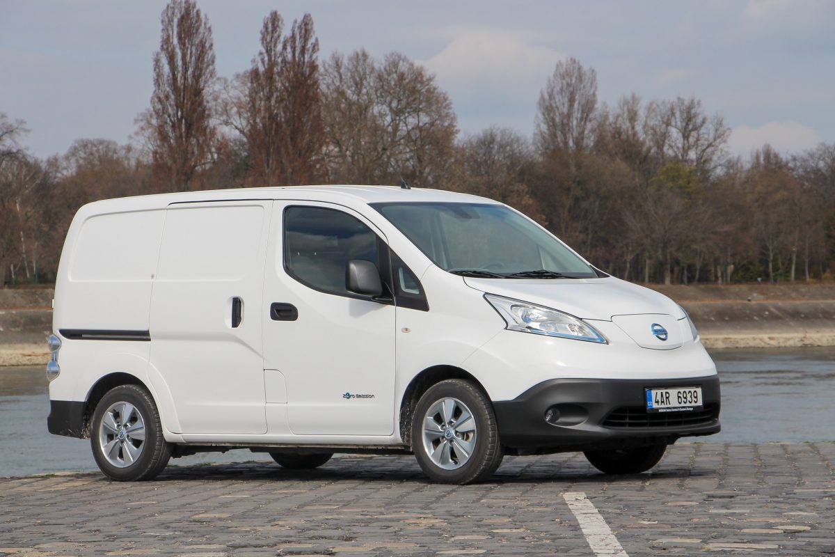 NISSAN NV200