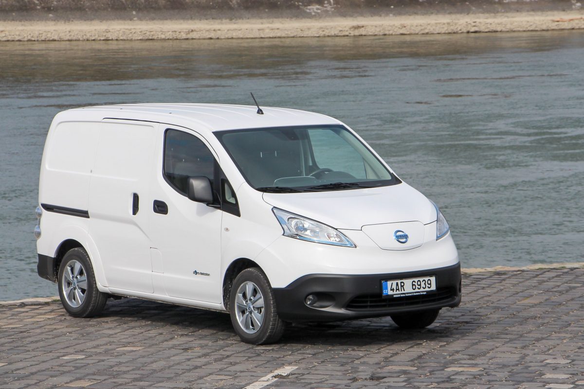 NISSAN NV200