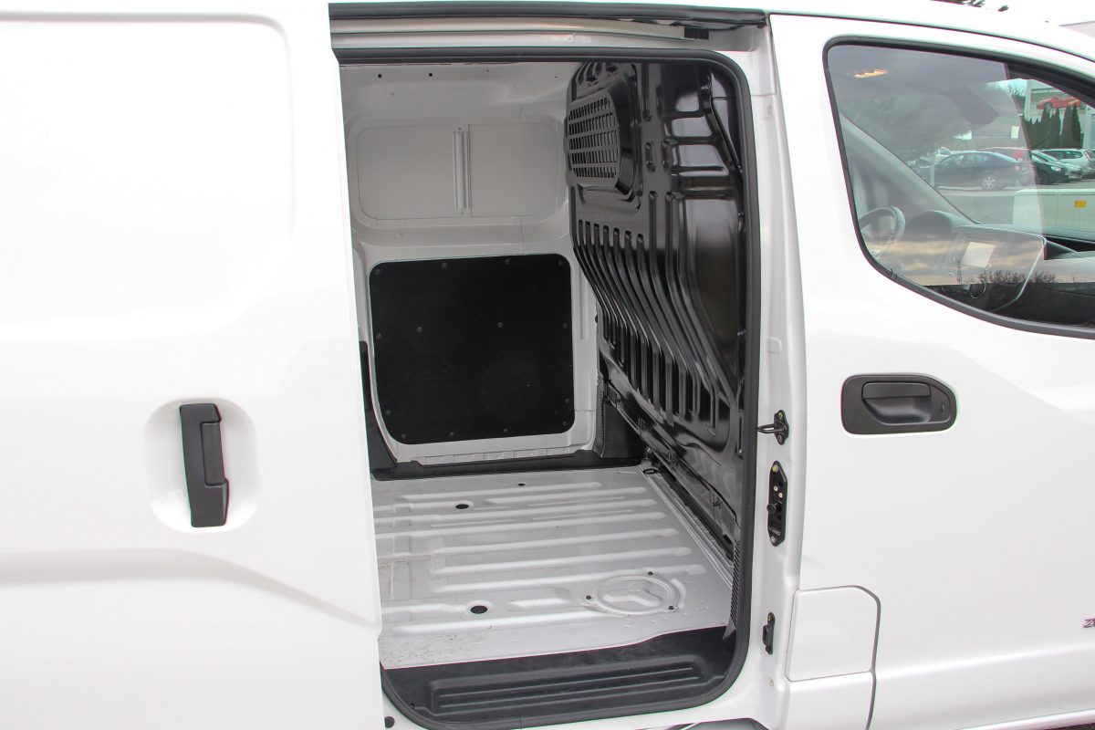 NISSAN NV200