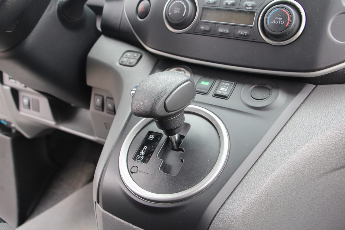 NISSAN NV200