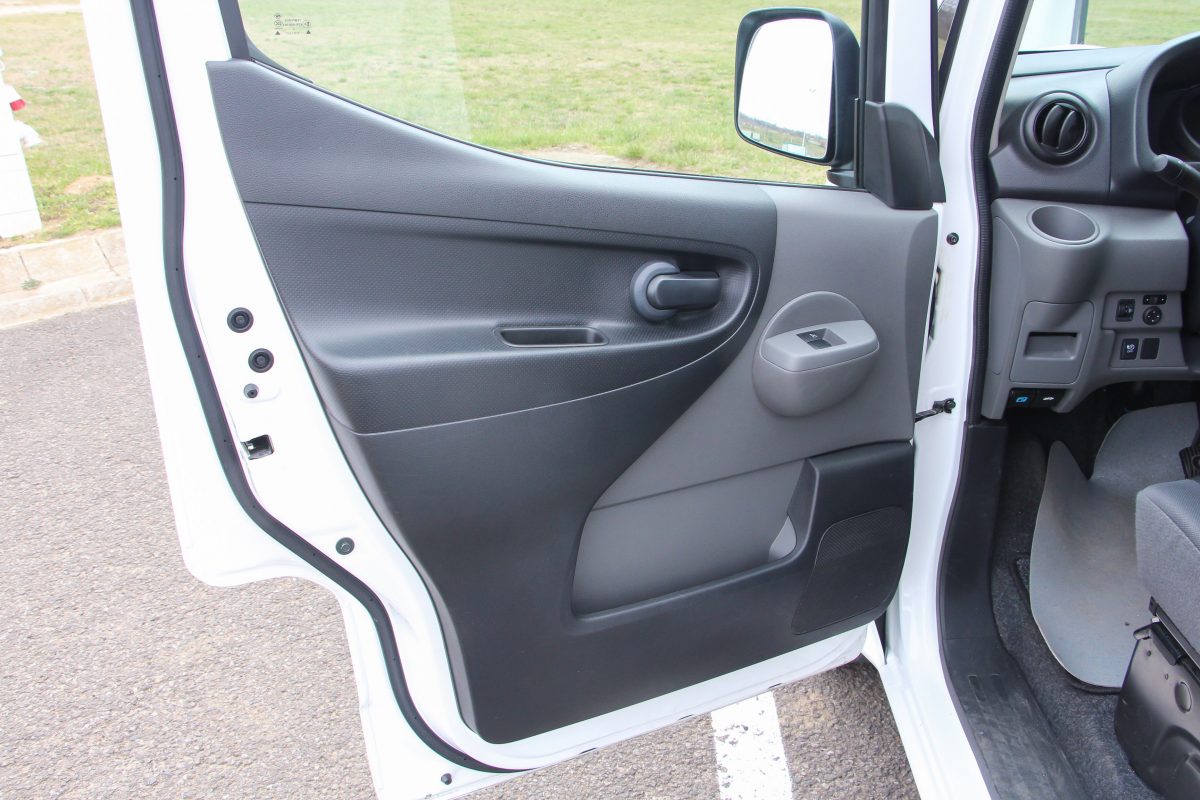 NISSAN NV200