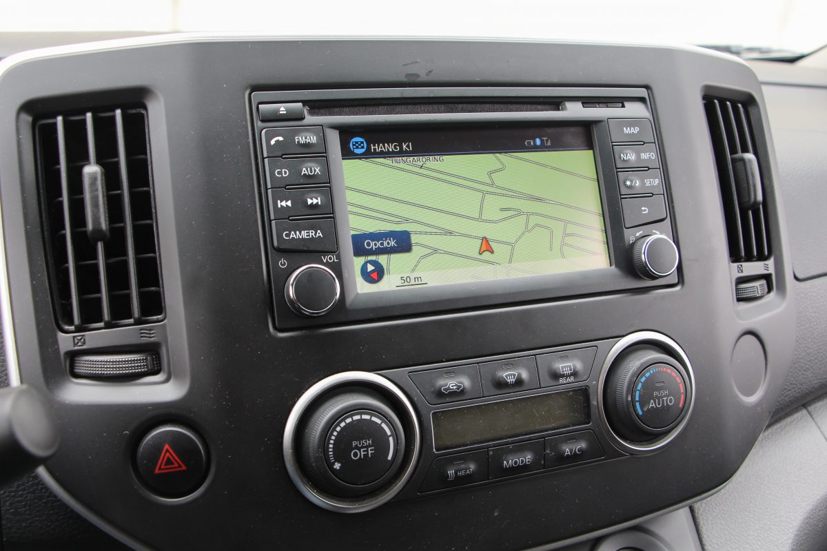NISSAN NV200
