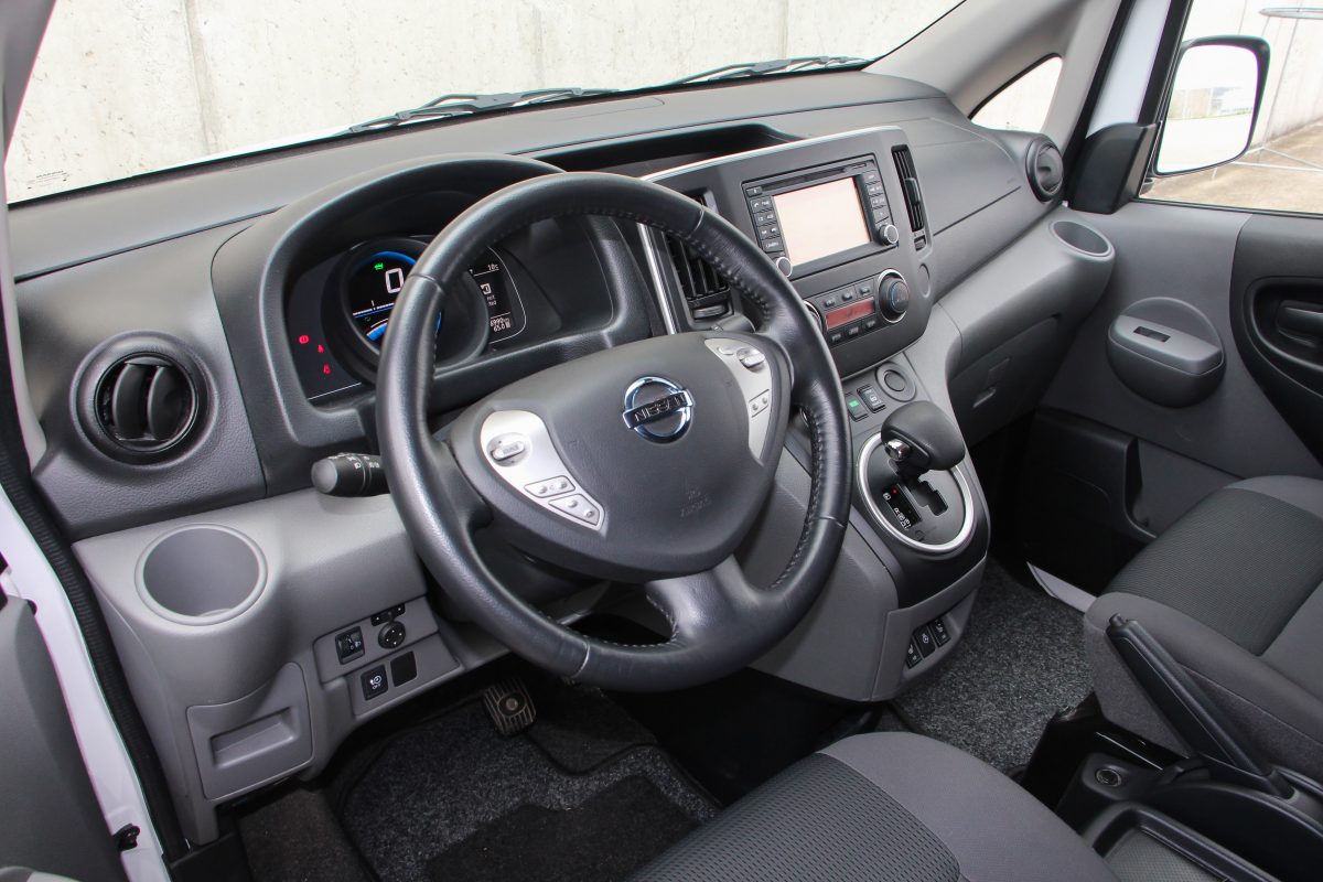 NISSAN NV200