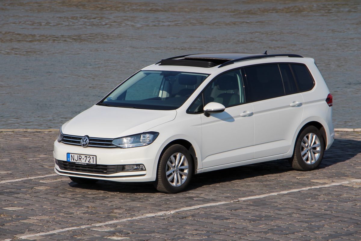 VOLKSWAGEN TOURAN