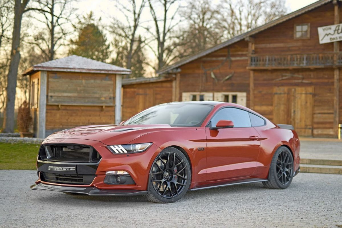 FORD MUSTANG
