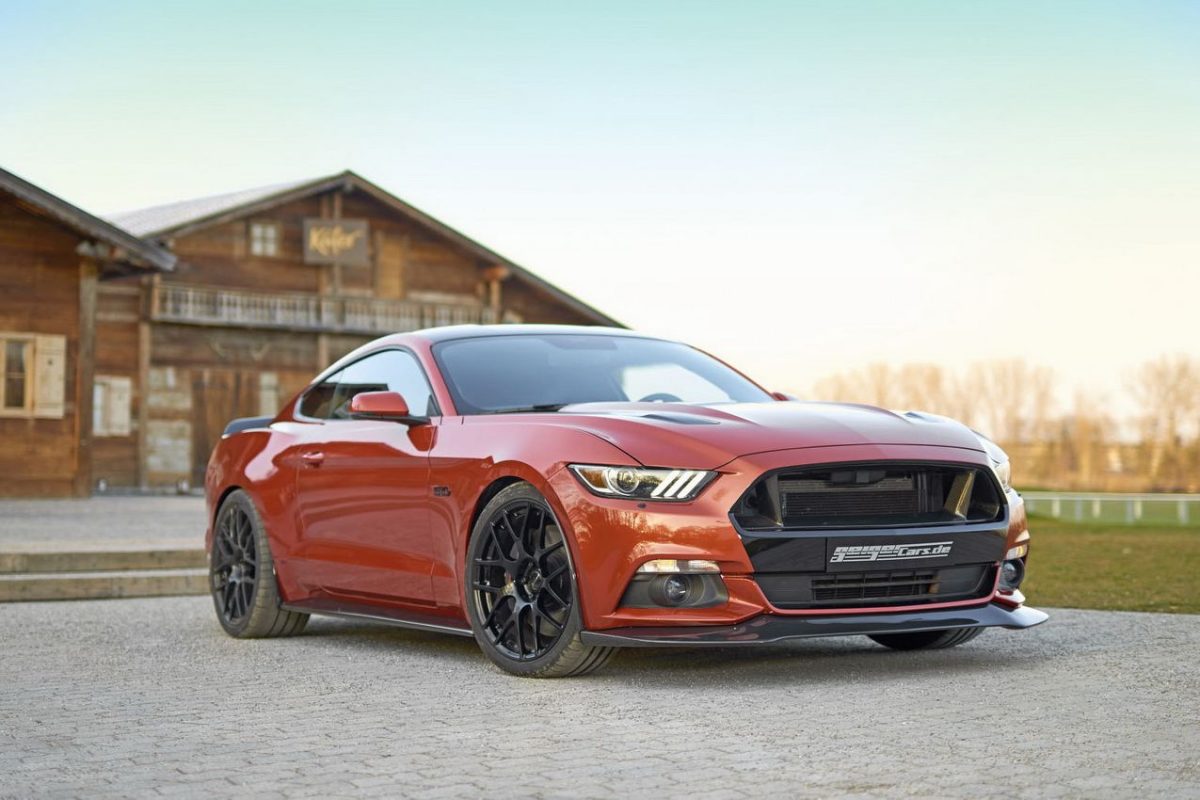 FORD MUSTANG