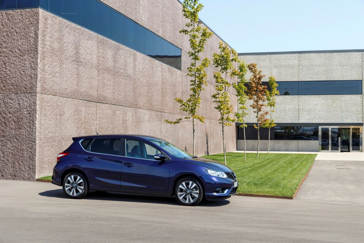 NISSAN LEAF